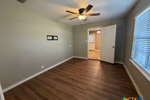 127 Hillcrest Dr, Luling, TX 78648 - Photo 13