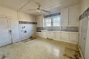 1202 Bridge St, Lampasas, TX 76550 - Photo 5