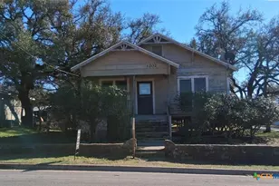 1202 Bridge St, Lampasas, TX 76550 - Photo 1