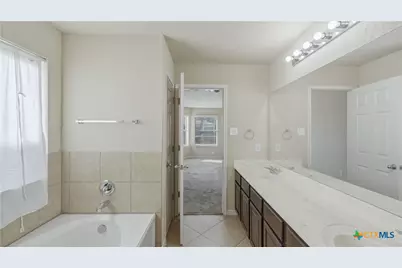 2724 Scarlet Tanger, New Braunfels, TX 78130 - Photo 33