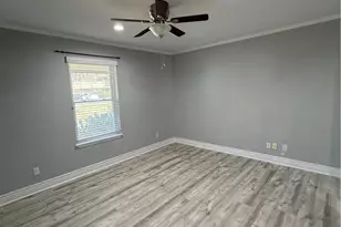 1211 Clearwater Dr, New Braunfels, TX 78130 - Photo 9