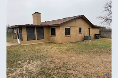 104 Alamo Circle, Cuero, TX 77954 - Photo 17