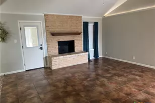 104 Alamo Cir, Cuero, TX 77954 - Photo 3