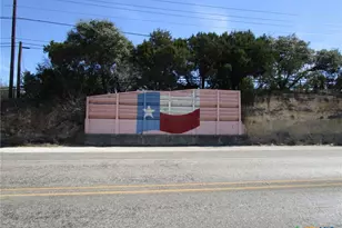 138 Bear Creek Dr, New Braunfels, TX 78132 - Photo 1