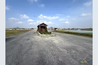 468 Wellspring Boulevard, Victoria, TX 77904 - Photo 11