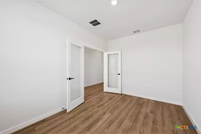 129 Radnor Road, New Braunfels, TX 78130 - Photo 3