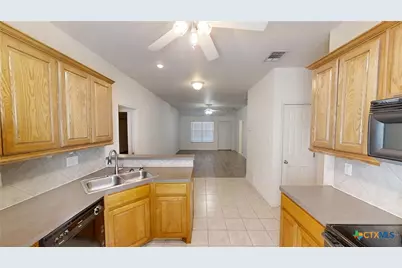 204 S 34th Street #B, Gatesville, TX 76528 - Photo 5