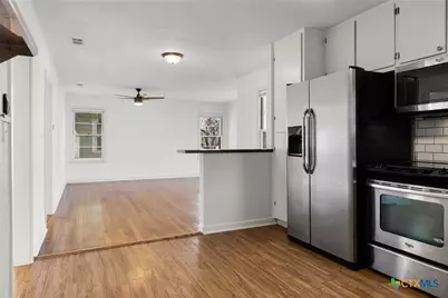 1345 Lee Street, New Braunfels, TX 78130 - Photo 9