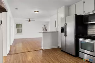 1345 Lee St, New Braunfels, TX 78130 - Photo 9