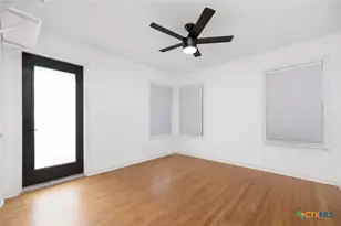 1345 Lee St, New Braunfels, TX 78130 - Photo 5