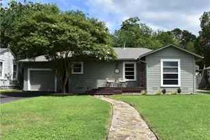 1345 Lee St, New Braunfels, TX 78130 - Photo 1
