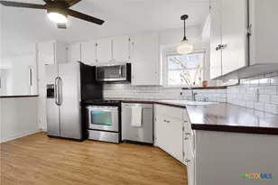 1345 Lee St, New Braunfels, TX 78130 - Photo 11