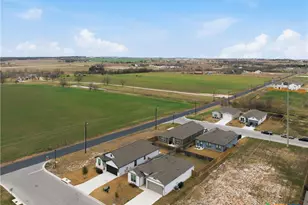 105 Kellys Heroes Wy, Jarrell, TX 76537 - Photo 35