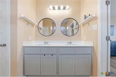 105 Kellys Heroes Way, Jarrell, TX 76537 - Photo 25