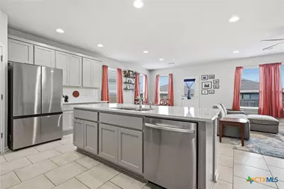 105 Kellys Heroes Way, Jarrell, TX 76537 - Photo 15