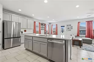 105 Kellys Heroes Wy, Jarrell, TX 76537 - Photo 15