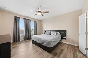 105 Kellys Heroes Wy, Jarrell, TX 76537 - Photo 21