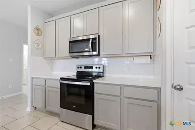 105 Kellys Heroes Way, Jarrell, TX 76537 - Photo 13