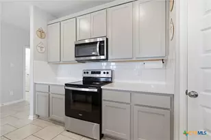 105 Kellys Heroes Wy, Jarrell, TX 76537 - Photo 13