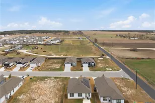 105 Kellys Heroes Wy, Jarrell, TX 76537 - Photo 37