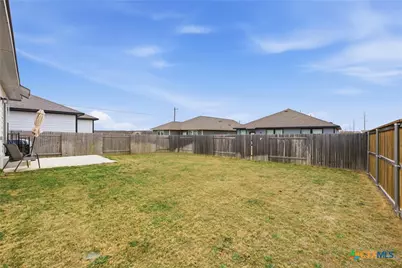 105 Kellys Heroes Way, Jarrell, TX 76537 - Photo 31