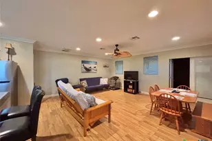 1306 W Madison Ave, Port O'Connor, TX 77982 - Photo 7