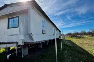 625 Houston St, Kingsland, TX 78639 - Photo 3