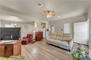 1209 E Ave F, Lampasas, TX 76550 - Photo 9