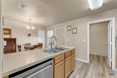 1209 E Avenue F, Lampasas, TX 76550 - Photo 13