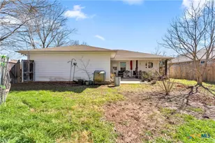 1209 E Ave F, Lampasas, TX 76550 - Photo 25