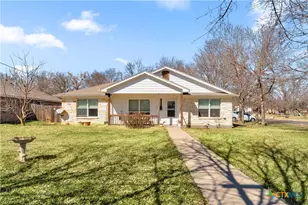 1209 E Ave F, Lampasas, TX 76550 - Photo 1