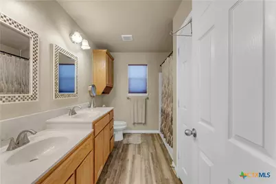 1209 E Avenue F, Lampasas, TX 76550 - Photo 17