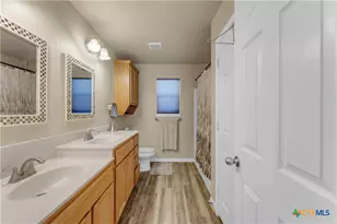 1209 E Ave F, Lampasas, TX 76550 - Photo 17