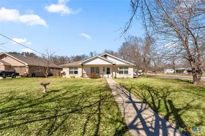 1209 E Avenue F, Lampasas, TX 76550 - Photo 5