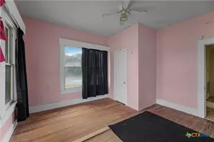 902 Hopkins St, Yoakum, TX 77995 - Photo 13