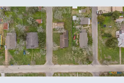 902 Hopkins Street, Yoakum, TX 77995 - Photo 21