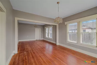 902 Hopkins Street, Yoakum, TX 77995 - Photo 7