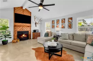 846 Ewelling Ln, New Braunfels, TX 78130 - Photo 9