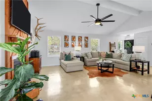 846 Ewelling Ln, New Braunfels, TX 78130 - Photo 13