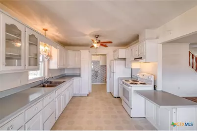 829 State Highway 21, Cedar Creek, TX 78612 - Photo 9