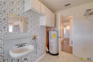 829 State Hwy 21, Cedar Creek, TX 78612 - Photo 19