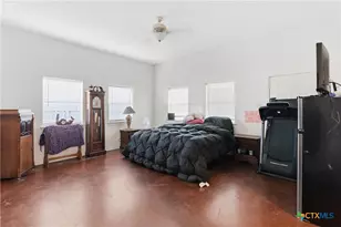 1058 E Weinert St, Seguin, TX 78155 - Photo 7