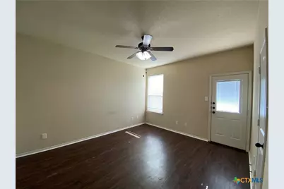 506 Creekside Circle, New Braunfels, TX 78130 - Photo 9