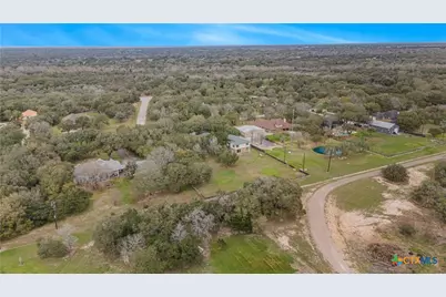 233 Post Oak Bend, Inez, TX 77968 - Photo 7