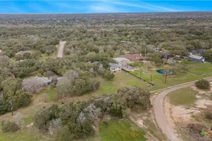 233 Post Oak Bend, Inez, TX 77968 - Photo 7