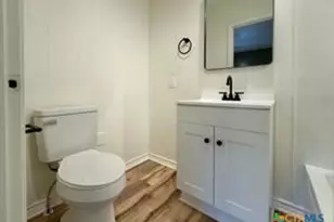 305 W Bryant St, Elm Mott, TX 76640 - Photo 13