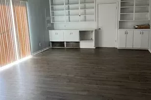 904 Edgar St, Yoakum, TX 77995 - Photo 9