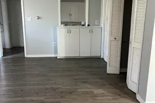 904 Edgar St, Yoakum, TX 77995 - Photo 7