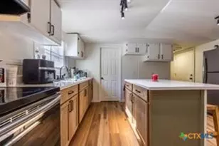 309 W Bryant St, Elm Mott, TX 76640 - Photo 5