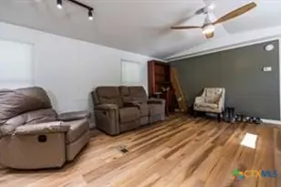 309 W Bryant St, Elm Mott, TX 76640 - Photo 7